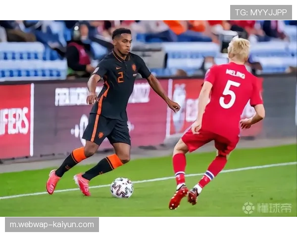 三中卫与四后卫切换 日本教练战术灵活性持续进化